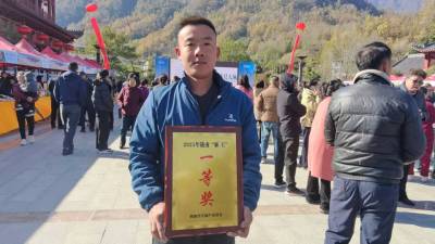 2025年，甘肃省陇南市康县天麻麻王评比及招商会在阳坝召开。三河坝镇斜坡村天麻种